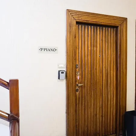 Easy Italy Balcony Appartement Milan
