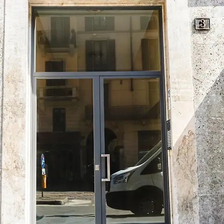 Easy Italy Balcony * Milan